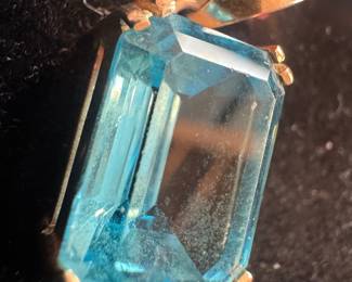 14K Gold Aquamarine Pendant