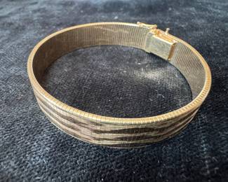 18K Gold Plated Clasp Bracelet