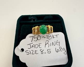 18kt gold & jade ring size 8.5