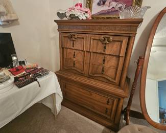 5 drawer 38" chest $100