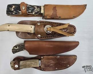 2266  Collectors Knives with Sheath 