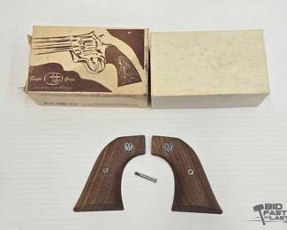 1477  Ruger Revolver Grips 