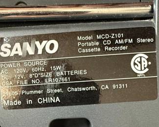 Sanyo MCDZ Portable CD AM or FM Stereo Cassette Recorder second image