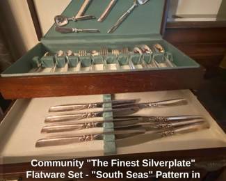 Community The Finest Silverplate Flatware Set  South Seas Pattern in Wooden Case