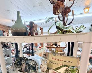 I pottery vase, Glass Basket, Stretch Art Glass Swan, Cat Plates, Decorative Shoes, Cards Sign, Pottery