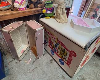 Circus Toy Trunk, Ginny doll trunk