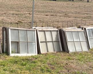 Old Vintage Windows (great for roundtop Show)