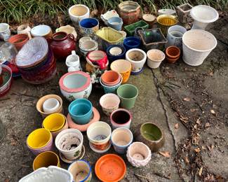 Lots of flower pots in many sizes, colors and types