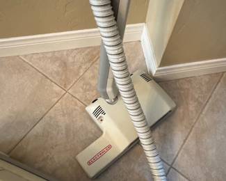 Electrolux Epic SR Canister Vacuum Cleaner third image