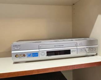 Sony HiFi Stereo VCR SLVD