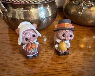 Hallmark Pilgrim Squirrel Salt and Pepper Shakers
