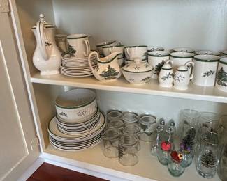 Spode Christmas Tree Imperial Cookware OventoTable Round Casserole Dish