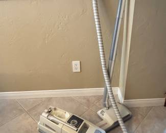 Electrolux Epic SR Canister Vacuum Cleaner