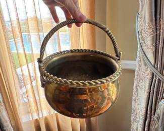 Vintage Hammered Brass Planter with Twisted Rope Rim and Handle second image
