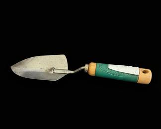 Ergonomic Garden Trowel with Wooden Handle - Easi-Grip