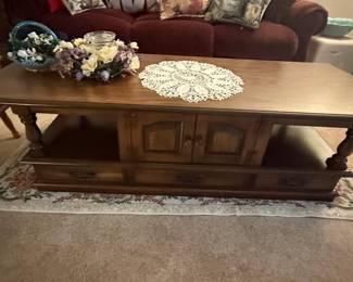 Ethan Allen Heirloom Nutmeg Maple Colonial Early American Coffee and End Table Set