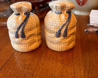 Salt & pepper shakers 