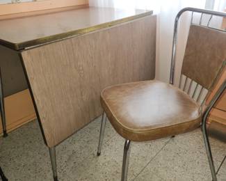 MCM Artcrest dining table and 4 chairs