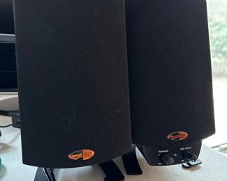 Klipsch Promedia 2.1 desktop speaker system.......
