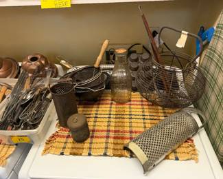 Vintage kitchen items 