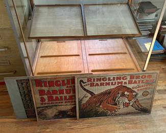 Sheaffer’s Pen display case 