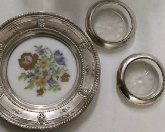 FAMILY SILVER  Wallace Rose Point sterling silver plate And Two Coasters