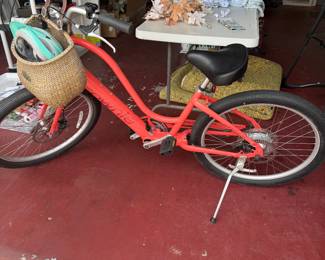 $1500 firm electric pedal assist bike. Trek bike
