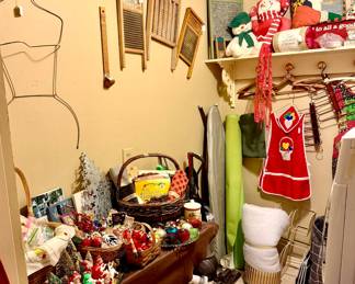 WE THREW SOME VINTAGE CHRISTMAS IN HERE TOO!