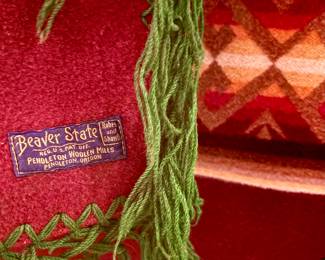 VINTAGE BEAVER STATE PENDLETON MILL BLANKET.