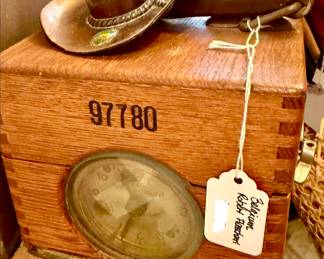 VINTAGE HOMING PIGEON RACING CLOCK.