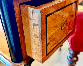 LOVE THE DOVETAILS.