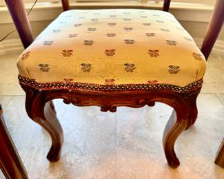 SWEET ANTIQUE STOOL.