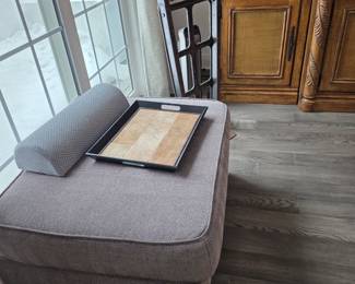 Ottoman brand new by the sac 