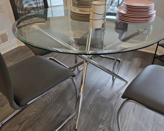 Perfect glass top approximately 48" round