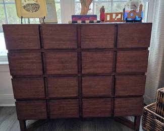 Credenza 