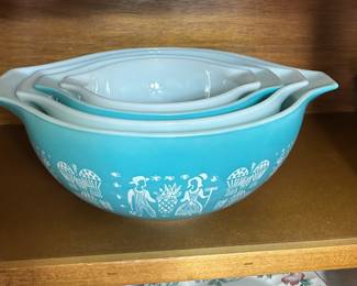 Pyrex Friendship.  Set of four.  Never used.  From 1950's