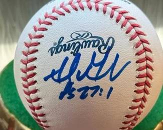 Autographed Adrian Gonzalez #23 Dodgers Baseball

https://ctbids.com/estate-sale/42170/item/4854927/Autographed-Adrian-Gonzalez-23-Dodgers-Baseball

