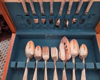 Plate flatware