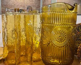VINTAGE AMBER GLASSES & PITCHER