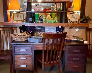 SOLID WOOD VINTAGE DESK