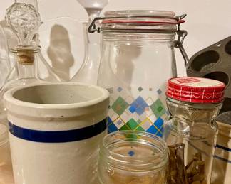 VINTAGE STONEWARE CROCK