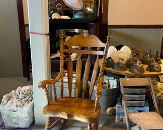 VINTAGE WOOD ROCKING CHAIR