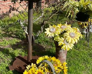 RUSTIC BIRDBATH, OUTDOOR FLORAL DECOR