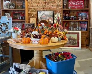 PEDESTAL TABLE, FALL DECOR