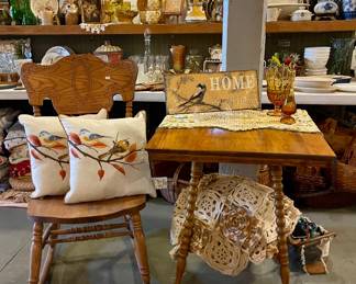 ANTIQUE ACCENT TABLE, ANTIQUE ROCKING CHAIR, VINTAGE CROCHETED ITEMS