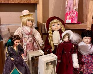 DOLLS, DOLLS, DOLLS!