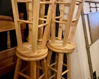 WOOD BARSTOOLS