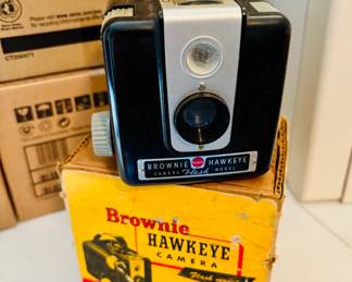 Vintage Brownie Hawkeye in out-of-the-box condition!