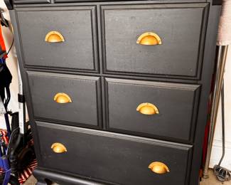 Small chest of drawers in great shape