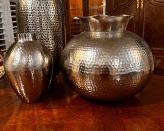 Impressive, decorative metal containers